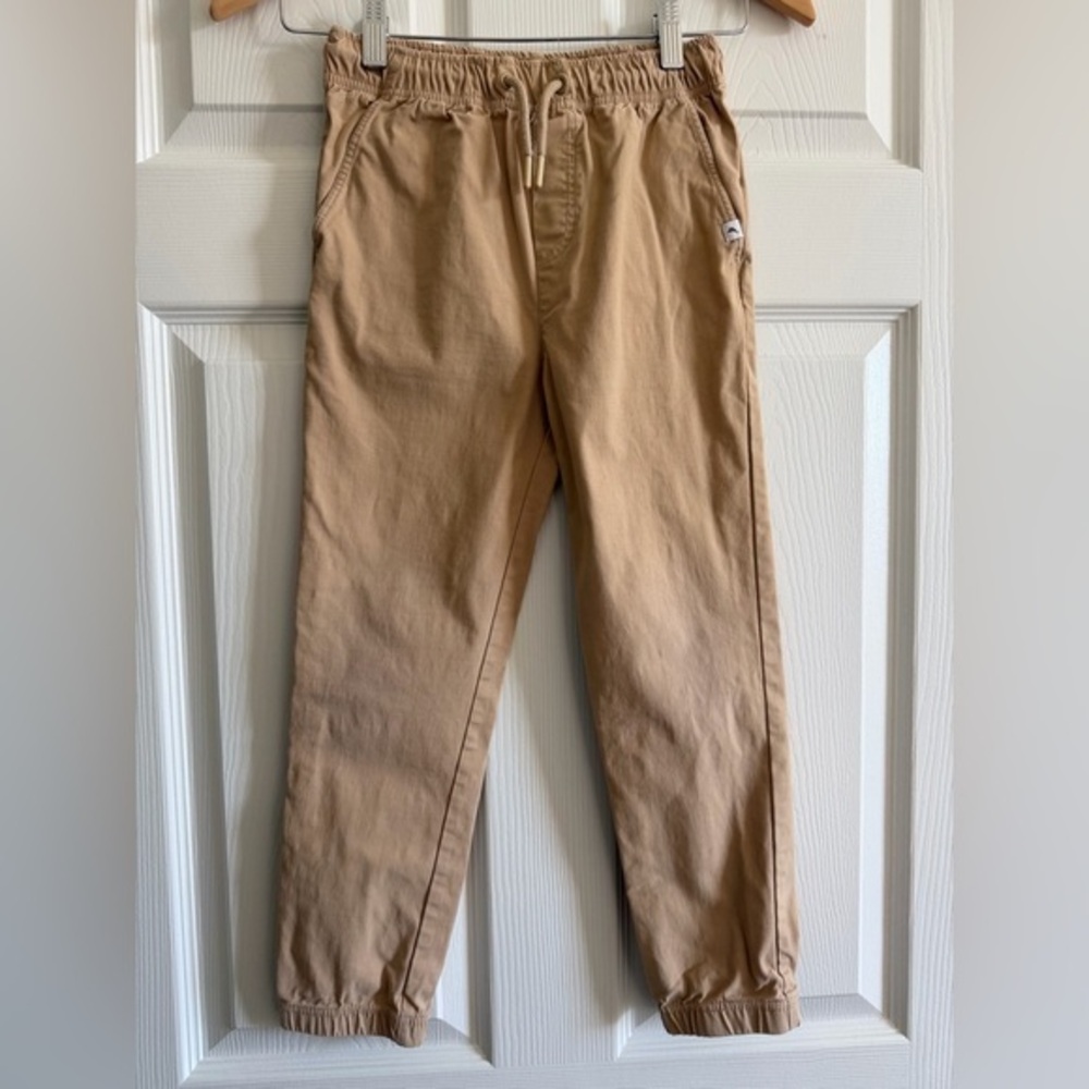 Tommy Bahama Kids Tan Joggers
Size 7/8